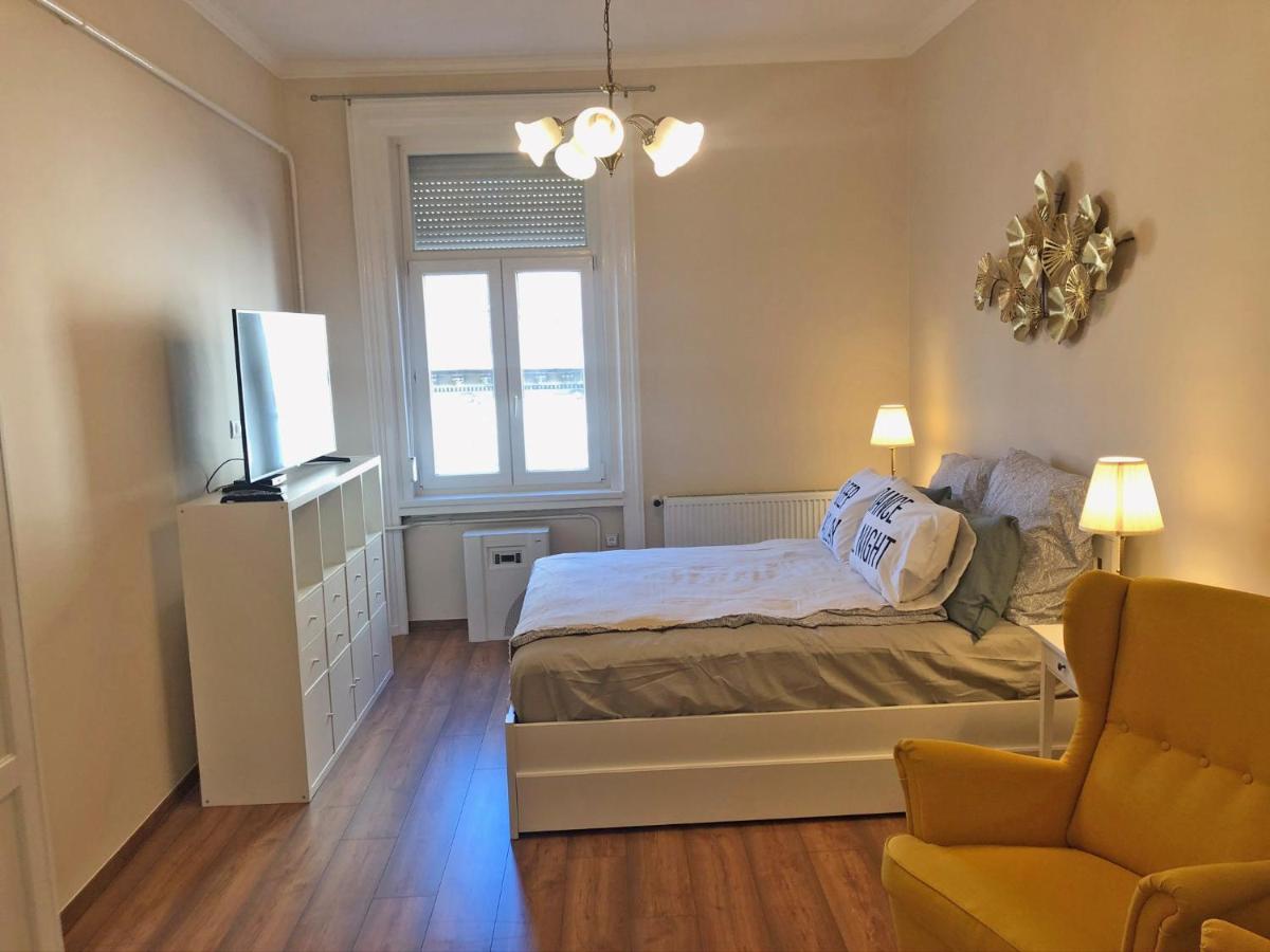 Modern Comfort In Historical Budapest Eksteriør bilde