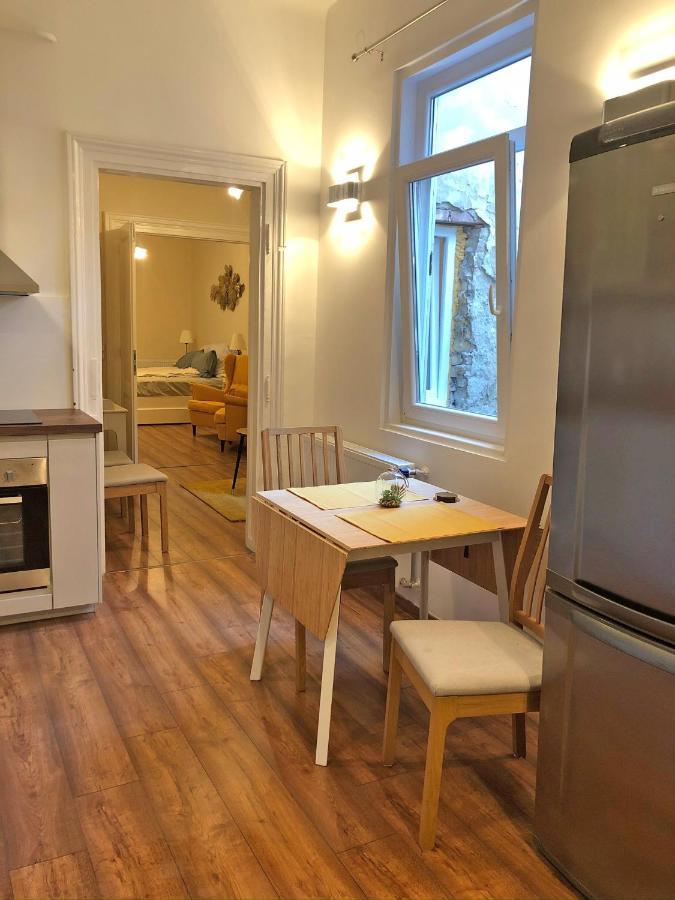 Modern Comfort In Historical Budapest Eksteriør bilde