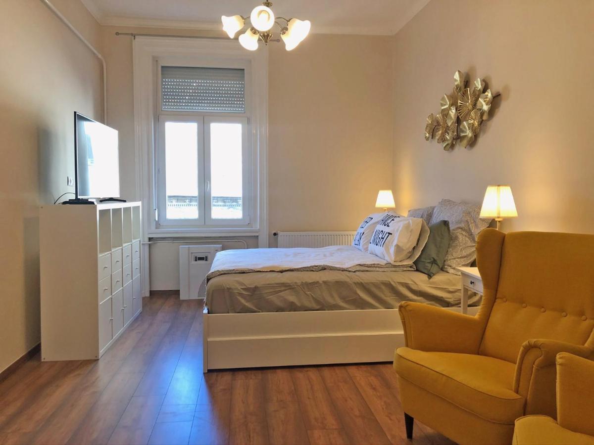 Modern Comfort In Historical Budapest Eksteriør bilde